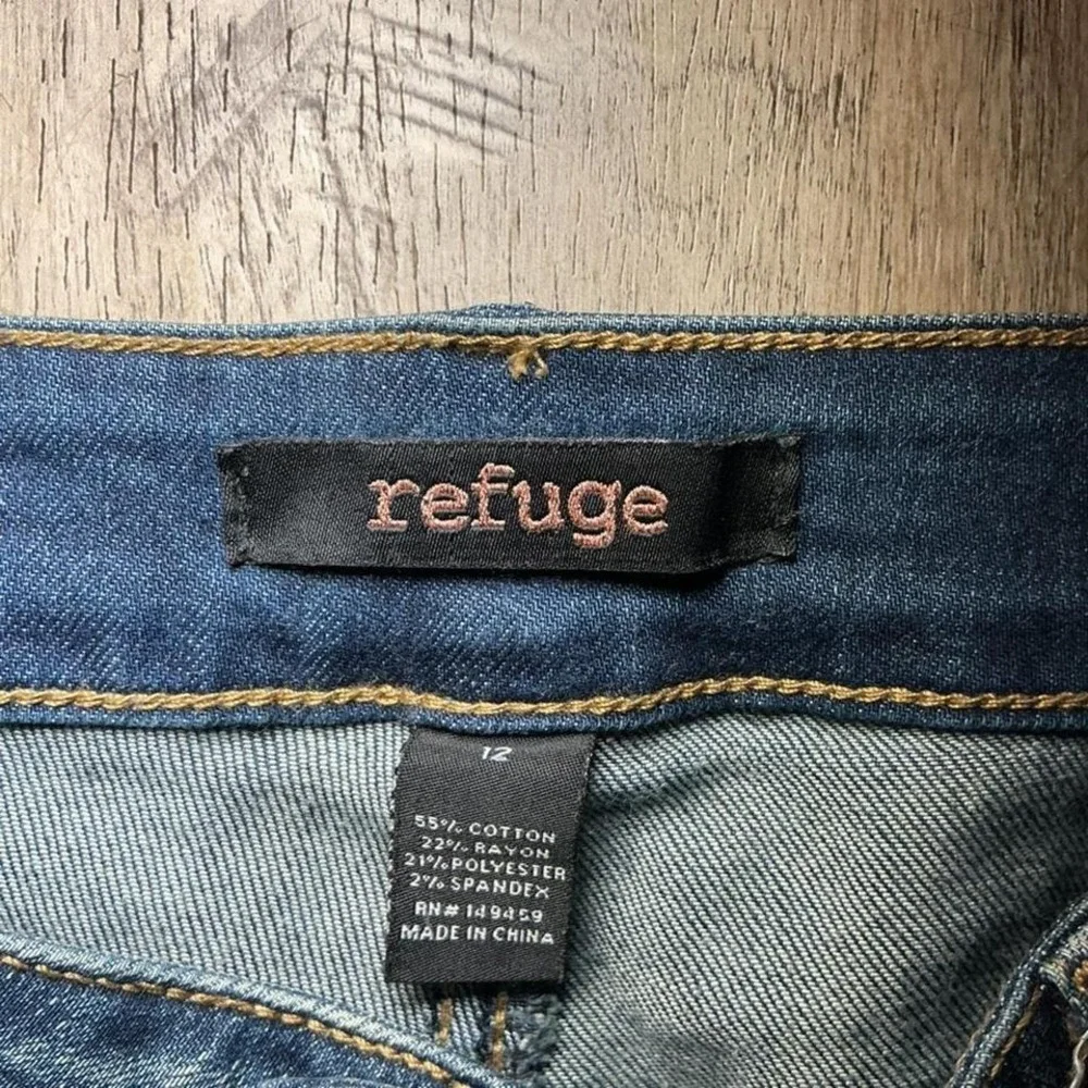N/A refuge distressed